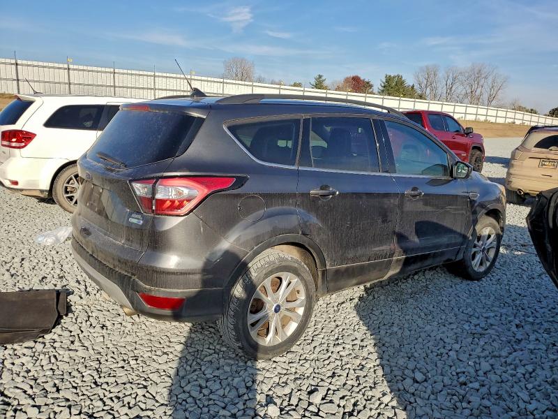 Photo 3 from auction – 2018 FORD ESCAPE SEL with VIN 1FMCU9HD6JUC04742