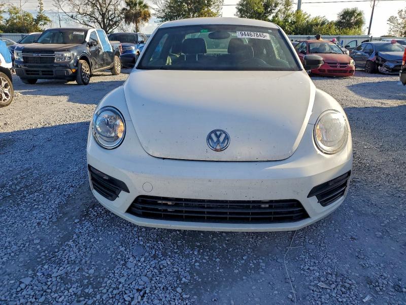 Photo 5 from auction – 2018 VOLKSWAGEN BEETLE S with VIN 3VWFD7AT8JM707259