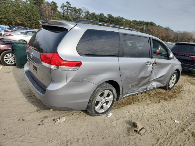 Photo 3 from auction – 2011 TOYOTA SIENNA LE with VIN 5TDKK3DC6BS001954