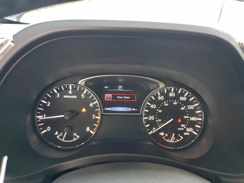 Photo 9 from auction – 2017 NISSAN PATHFINDER with VIN 5N1DR2MN5HC677141
