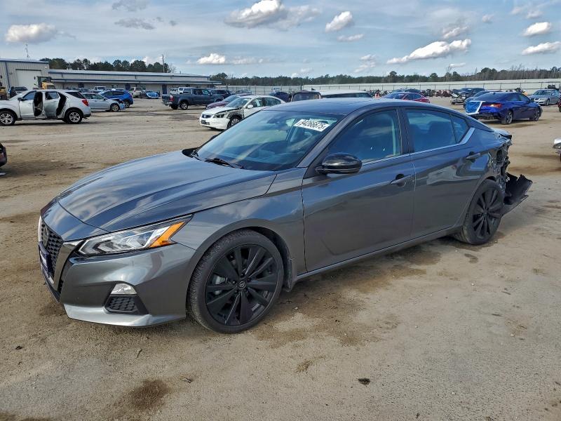 NISSAN ALTIMA SR 2020 with VIN 1N4BL4CVXLC136353 - Photo from auction