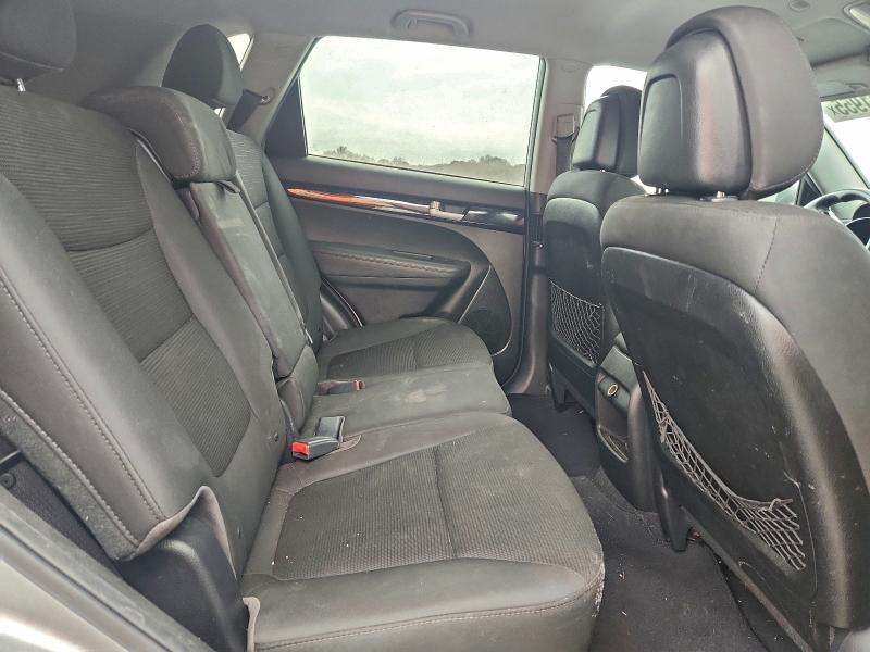 Photo 11 from auction – 2015 KIA SORENTO LX with VIN 5XYKT3A62FG601725