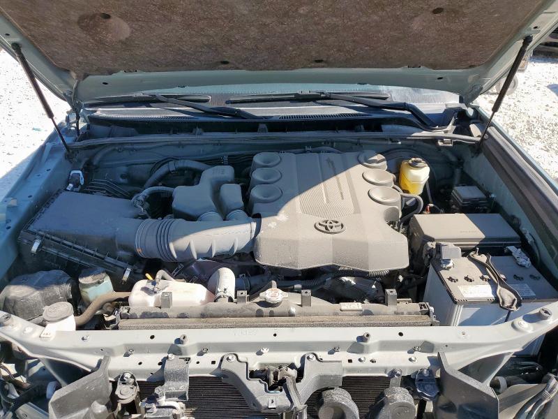 Photo 12 from auction – 2023 TOYOTA 4RUNNER with VIN JTEAU5JR0P5303677