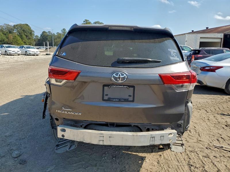 Photo 6 from auction – 2017 TOYOTA HIGHLANDER with VIN 5TDZARFH2HS024105