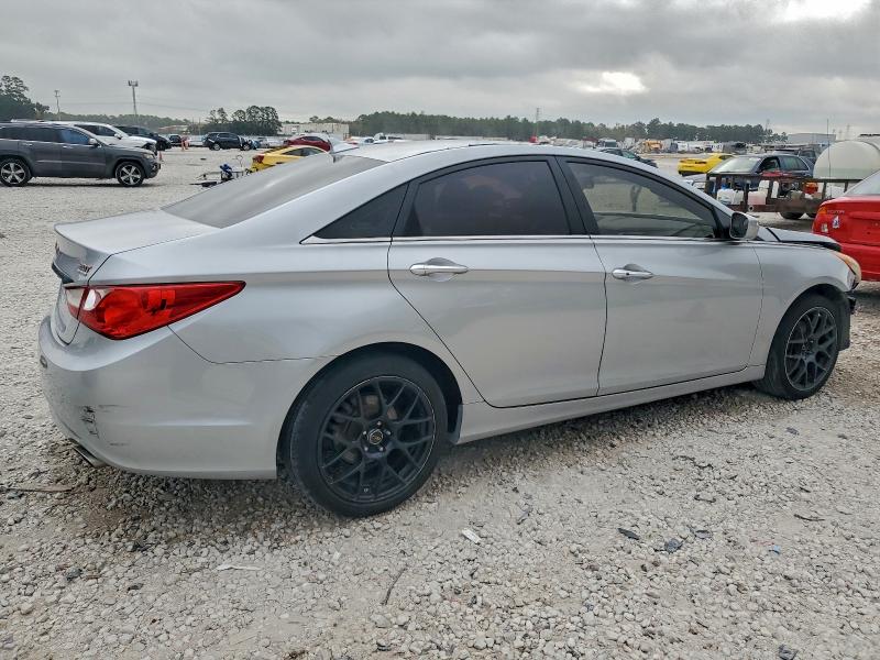 Photo 3 from auction – 2011 HYUNDAI SONATA SE with VIN 5NPEC4AB9BH259547