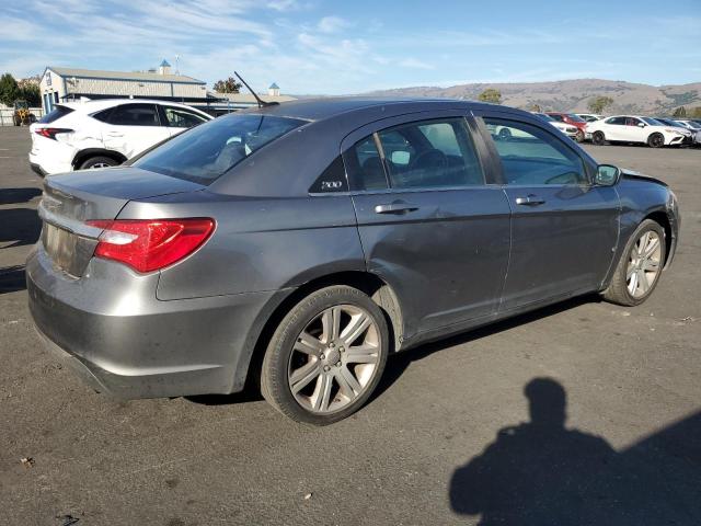 Photo 3 from auction – 2013 CHRYSLER 200 with VIN 1C3CCBAB3DN647246