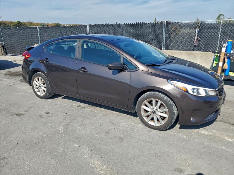 Photo 4 from auction – 2017 KIA FORTE LX with VIN 3KPFL4A77HE011035