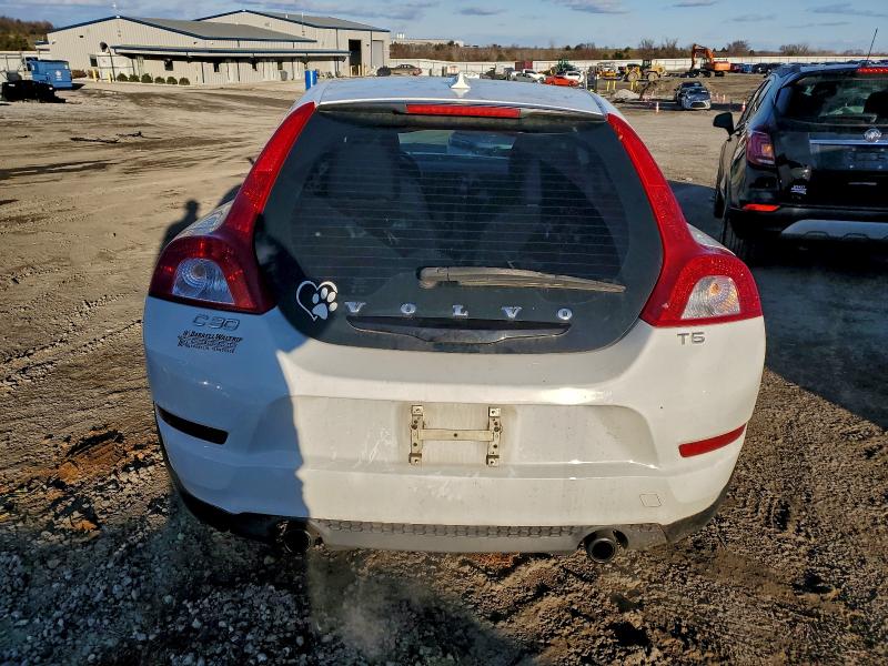 Photo 6 from auction – 2011 VOLVO C30 T5 with VIN YV1672MK3B2221560