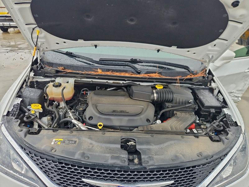 Photo 12 from auction – 2019 CHRYSLER PACIFICA T with VIN 2C4RC1EG7KR570015