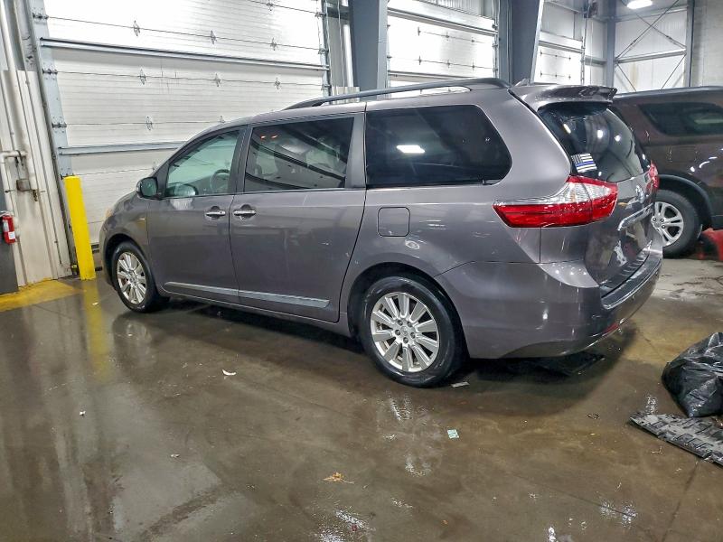 Photo 2 from auction – 2017 TOYOTA SIENNA XLE with VIN 5TDDZ3DC0HS150096