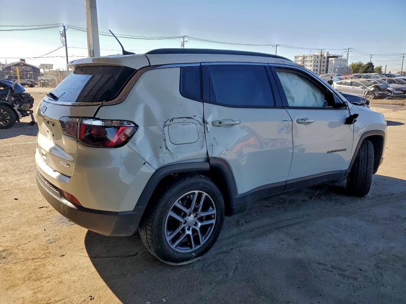 Photo 3 from auction – 2019 JEEP COMPASS LA with VIN 3C4NJCBB5KT743052