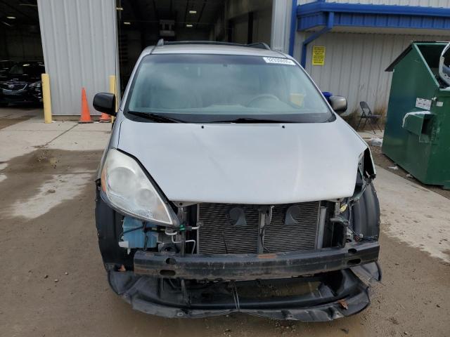 Photo 5 from auction – 2010 TOYOTA SIENNA CE with VIN 5TDKK4CC5AS331557
