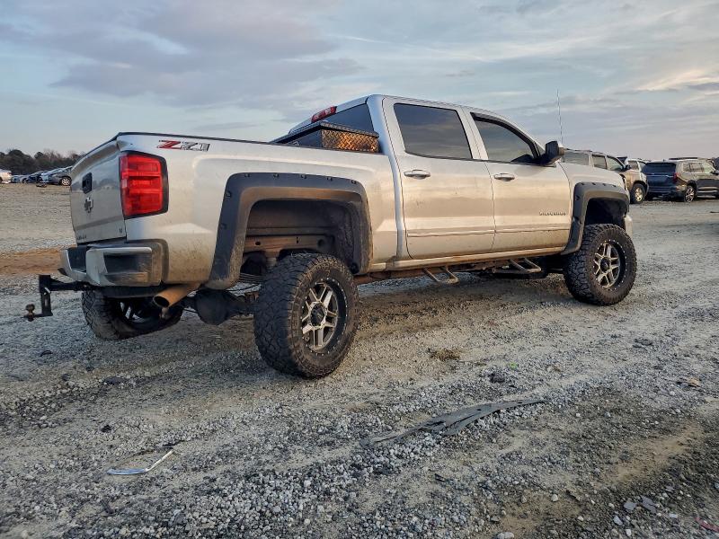 Photo 3 from auction – 2018 CHEVROLET SILVERADO with VIN 3GCUKREC6JG627012