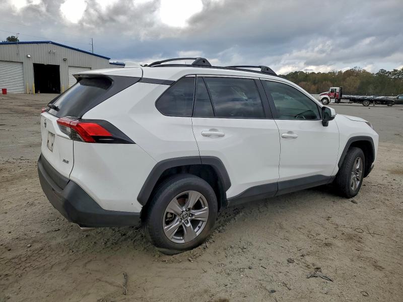 Photo 3 from auction – 2022 TOYOTA RAV4 with VIN 2T3W1RFV8NC186941