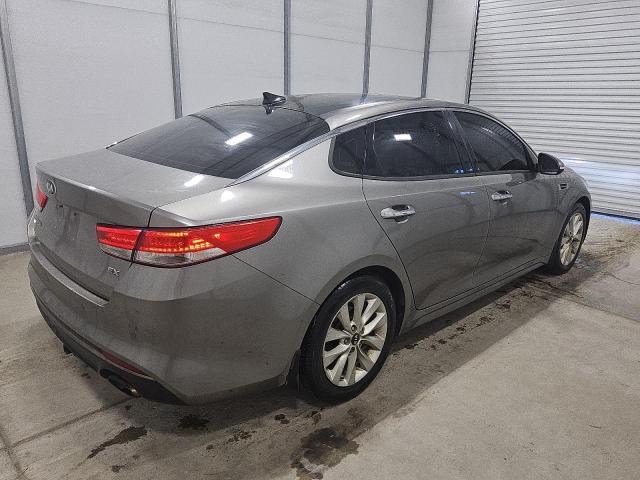 Photo 3 from auction – 2016 KIA OPTIMA EX with VIN 5XXGU4L33GG052652