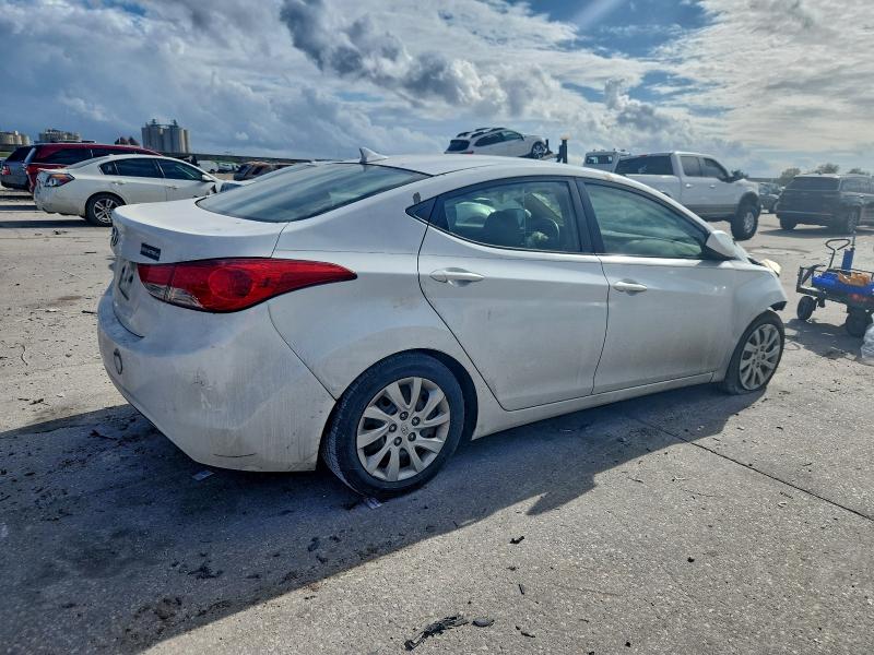 Photo 3 from auction – 2012 HYUNDAI ELANTRA GL with VIN 5NPDH4AE4CH068191