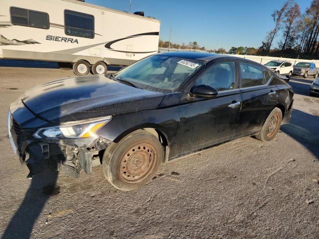 NISSAN ALTIMA S 2019 with VIN 1N4BL4BV1KC195632 - Photo from auction