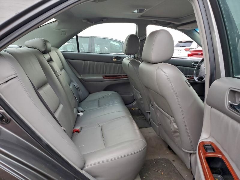 Photo 10 from auction – 2005 TOYOTA CAMRY LE with VIN 4T1BE30K55U957751
