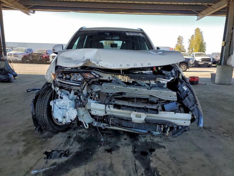 Photo 5 from auction – 2019 MITSUBISHI OUTLANDER with VIN JA4J24A57KZ044232