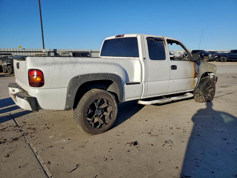 Photo 3 from auction – 2000 CHEVROLET SILVERADO with VIN 2GCEC19T5Y1382638
