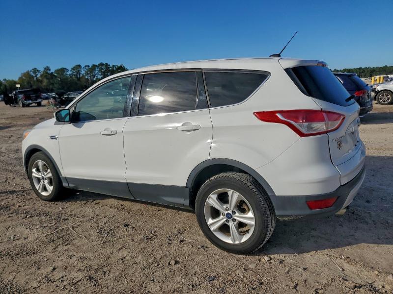 Photo 2 from auction – 2015 FORD ESCAPE SE with VIN 1FMCU0GX2FUC12187