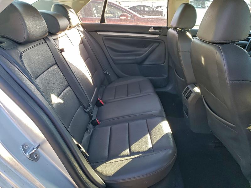 Photo 10 from auction – 2007 VOLKSWAGEN JETTA WOLF with VIN 3VWEF71K17M075971