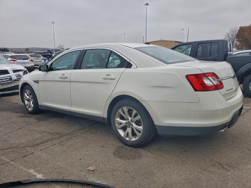 Photo 2 from auction – 2010 FORD TAURUS SEL with VIN 1FAHP2EW0AG106552