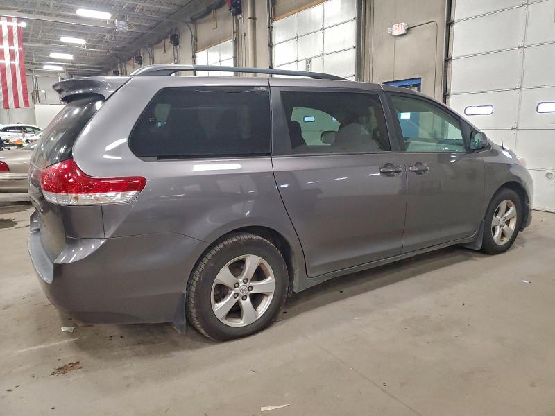 Photo 3 from auction – 2011 TOYOTA SIENNA with VIN 5TDKK3DC6BS122046