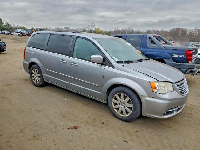 Photo 4 from auction – 2014 CHRYSLER TOWN & COU with VIN 2C4RC1BG3ER383007