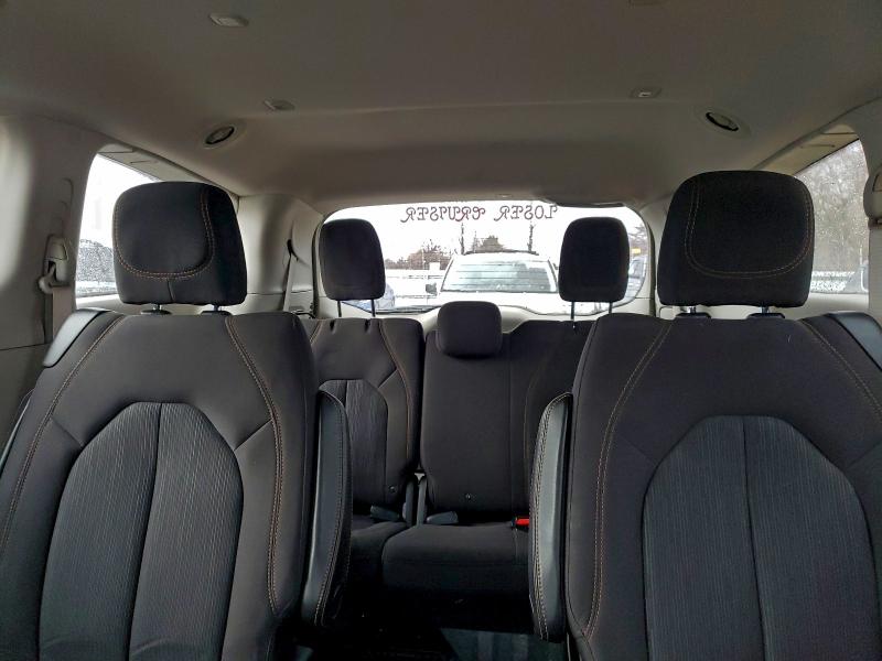 Photo 10 from auction – 2018 CHRYSLER PACIFICA T with VIN 2C4RC1DG8JR278096