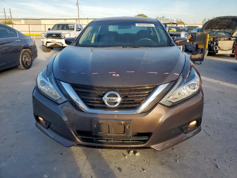 Photo 5 from auction – 2017 NISSAN ALTIMA 2.5 with VIN 1N4AL3AP6HC126162
