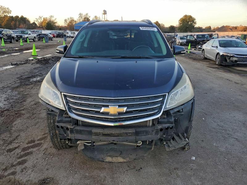 Photo 5 from auction – 2017 CHEVROLET TRAVERSE L with VIN 1GNKRHKD9HJ304468