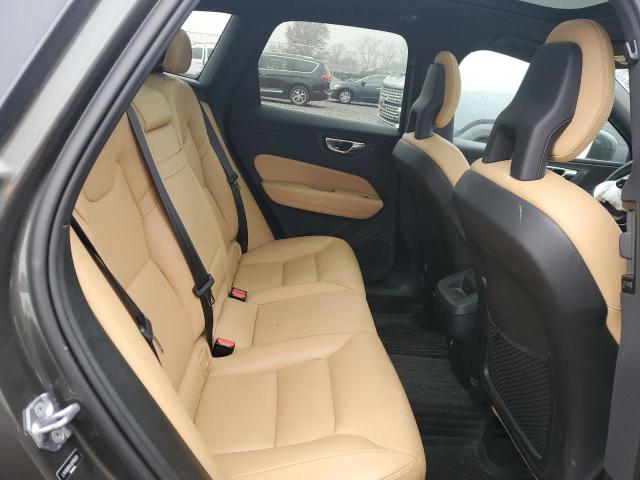 Photo 11 from auction – 2018 VOLVO XC60 with VIN LYV102RKXJB118209