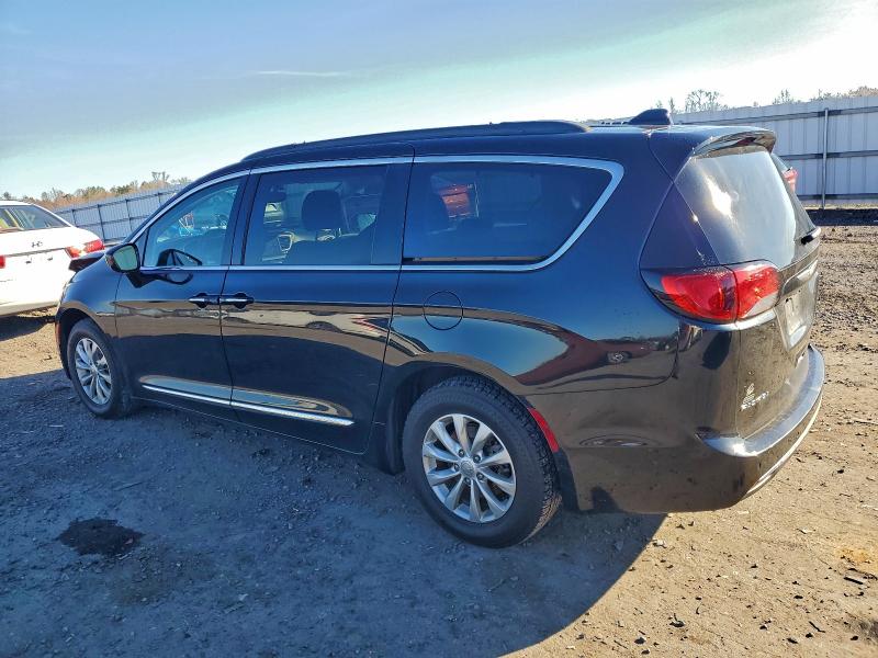 Photo 2 from auction – 2017 CHRYSLER PACIFICA T with VIN 2C4RC1BG0HR778153