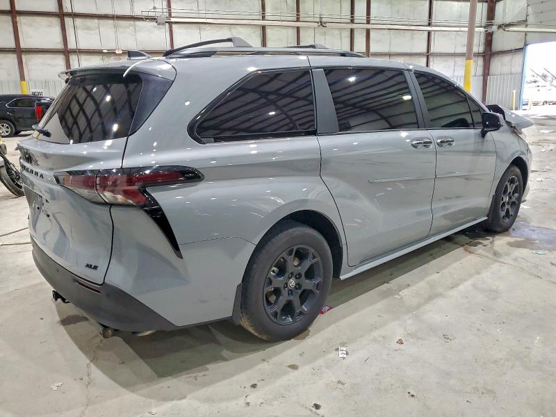 Photo 3 from auction – 2025 TOYOTA SIENNA XSE with VIN 5TDCSKFC1SS193232