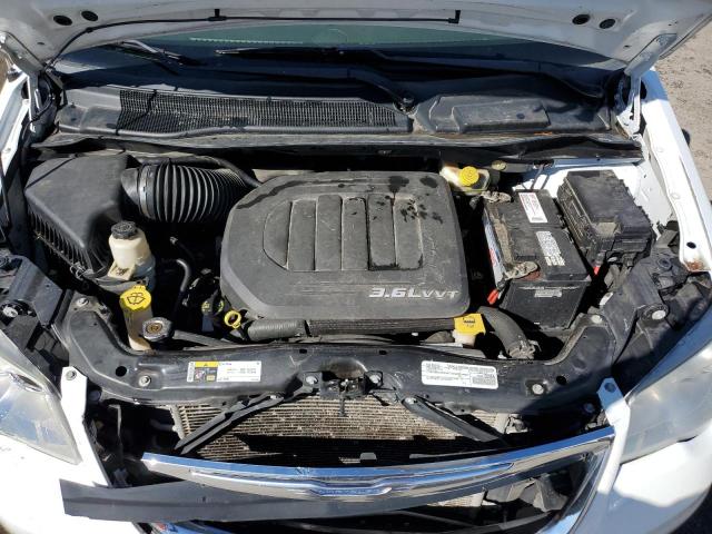 Photo 12 from auction – 2016 CHRYSLER TOWN & COU with VIN 2C4RC1BG4GR294047