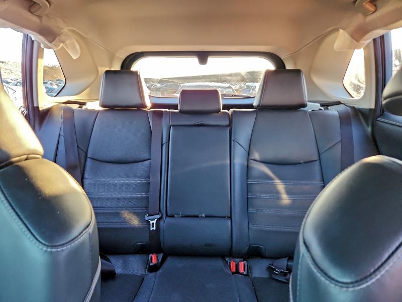 Photo 10 from auction – 2023 TOYOTA RAV4 LIMIT with VIN JTMD6RFV7PD115205