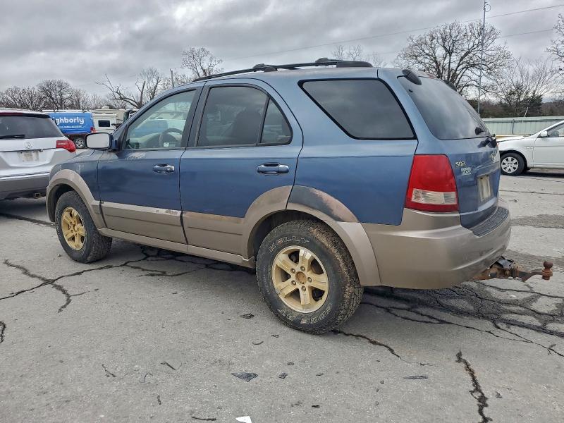 Photo 2 from auction – 2004 KIA SORENTO with VIN KNDJD733045245381