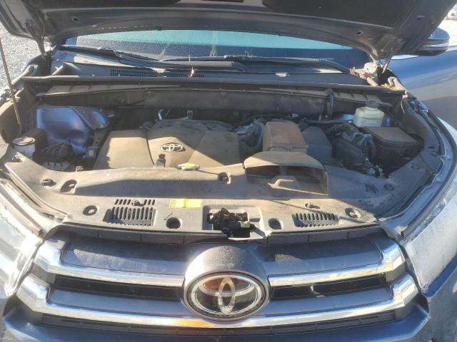 Photo 12 from auction – 2017 TOYOTA HIGHLANDER with VIN 5TDYZRFH6HS214073