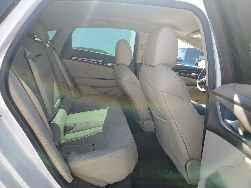 Photo 10 from auction – 2017 BUICK LACROSSE with VIN 1G4ZP5SS2HU135186