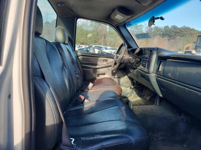 Photo 10 from auction – 2002 CHEVROLET SILVERADO with VIN 1GBHC24U32E243573