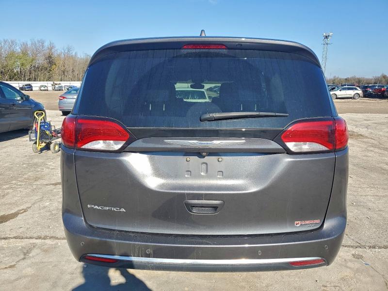 Photo 6 from auction – 2017 CHRYSLER PACIFICA T with VIN 2C4RC1BG1HR720634