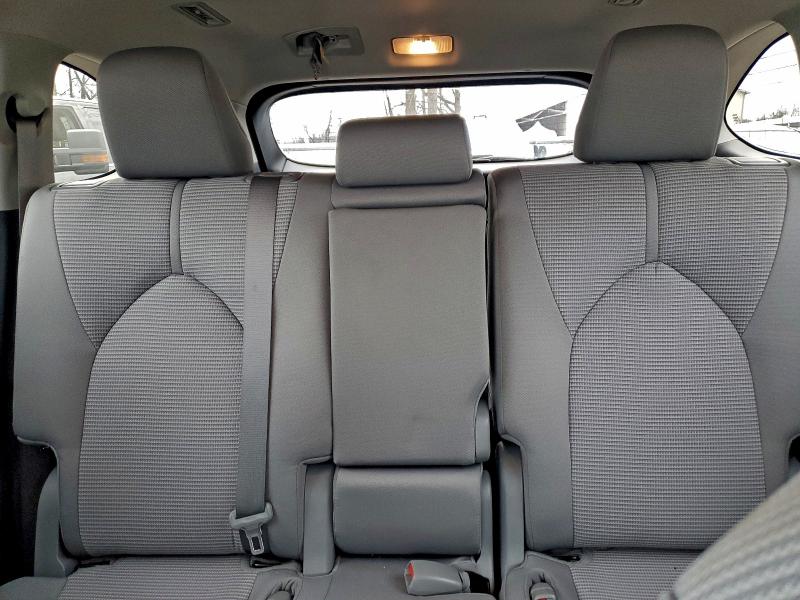 Photo 10 from auction – 2022 TOYOTA HIGHLANDER with VIN 5TDBZRBH8NS214941