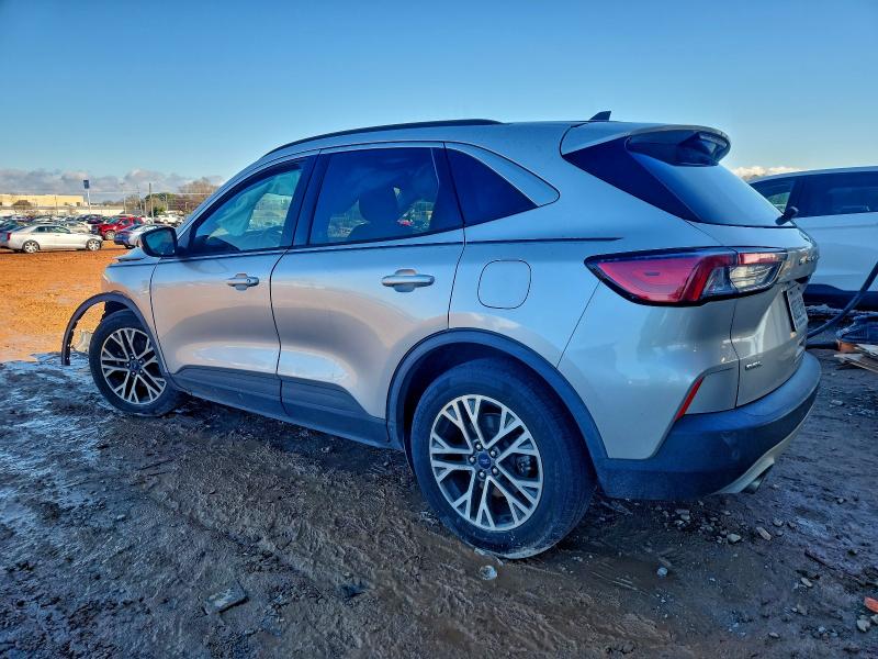 Photo 2 from auction – 2020 FORD ESCAPE SEL with VIN 1FMCU0H60LUB19489