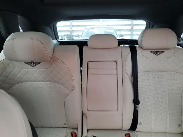 Photo 10 from auction – 2017 BENTLEY BENTAYGA with VIN SJAAC2ZV1HC014037