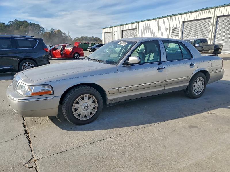 Photo 1 from auction – 2004 MERCURY GRAND MARQ with VIN 2MEFM74W04X671101