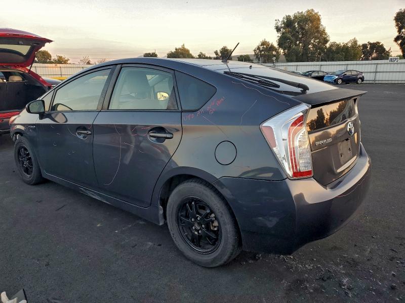 Zdjęcie 2 z aukcji – 2013 TOYOTA PRIUS z VIN JTDKN3DU8D5587002