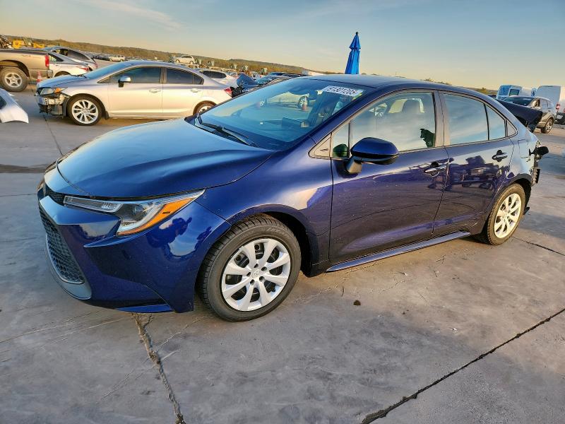 TOYOTA COROLLA LE 2022 z numerem VIN 5YFEPMAEXNP371375 - Zdjęcie z aukcji