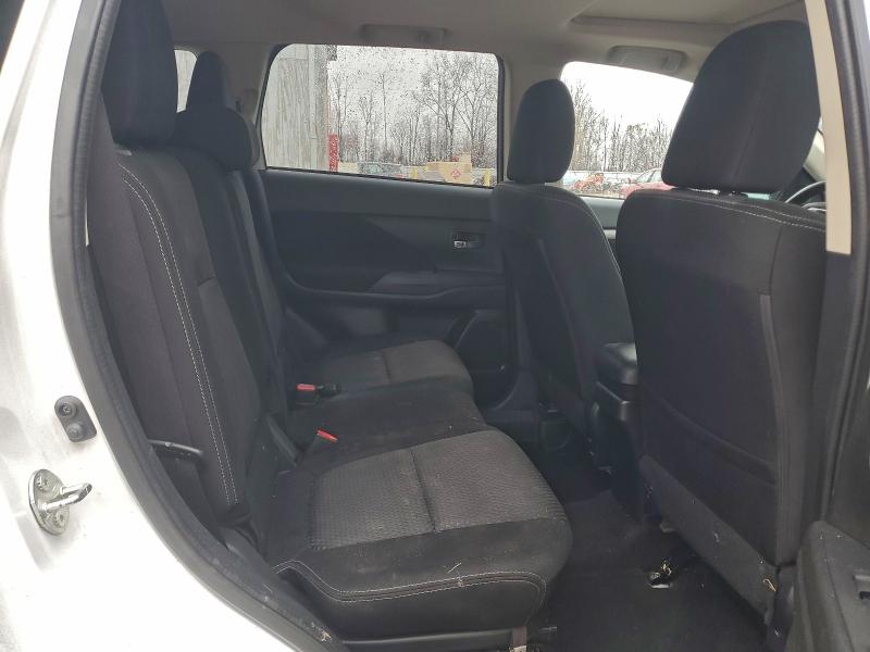 Photo 11 from auction – 2017 MITSUBISHI OUTLANDER with VIN JA4AZ3A39HZ057531