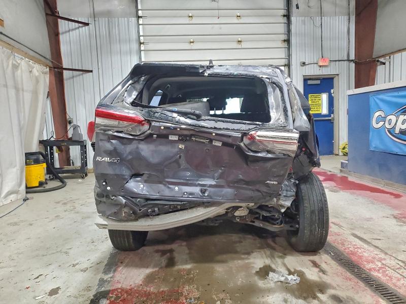 Photo 6 from auction – 2020 TOYOTA RAV4 LE with VIN JTMF1RFV6LD068461